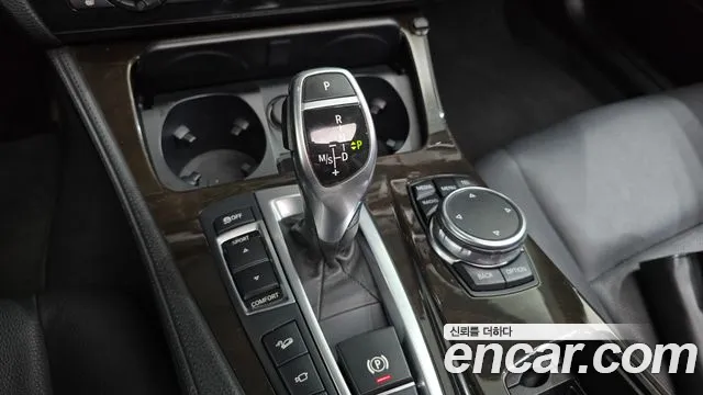 BMW 5 серии 2015 thumb 9