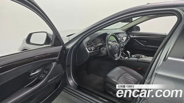 BMW 5 серии 2015 thumb 10