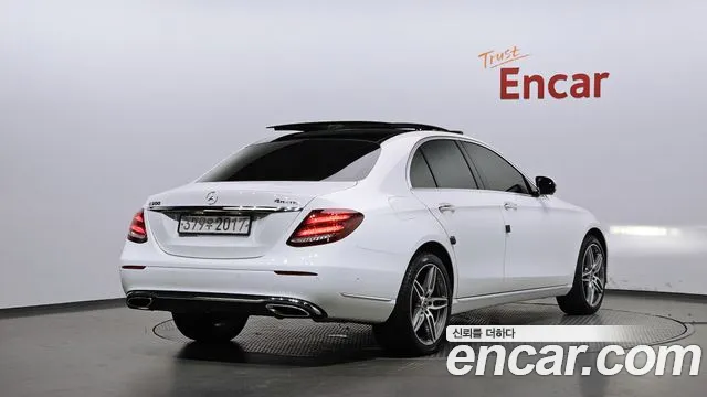 Mercedes-Benz E-Класс 2019 thumb 2