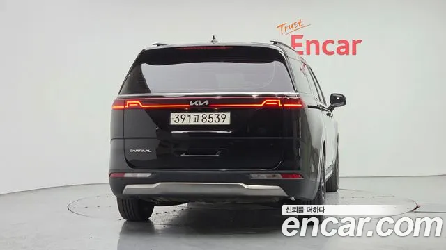 Kia Carnival 2022 thumb 4