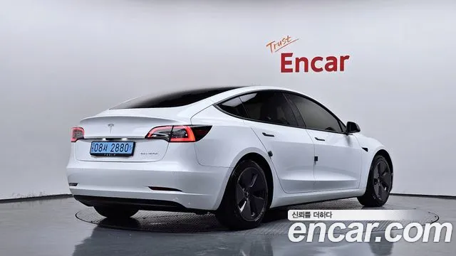 Tesla Model 3 2021 thumb 2