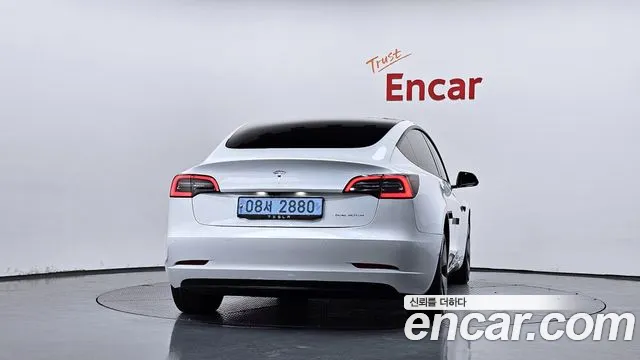 Tesla Model 3 2021 thumb 4