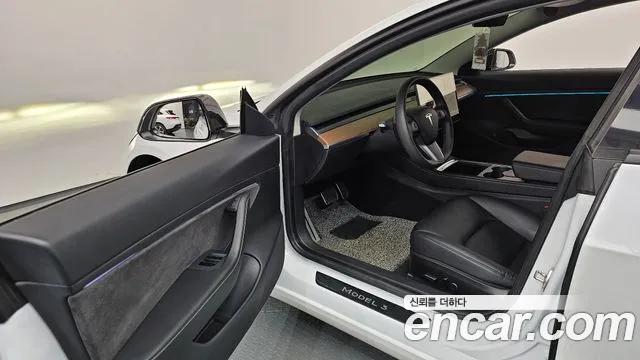 Tesla Model 3 2021 thumb 10