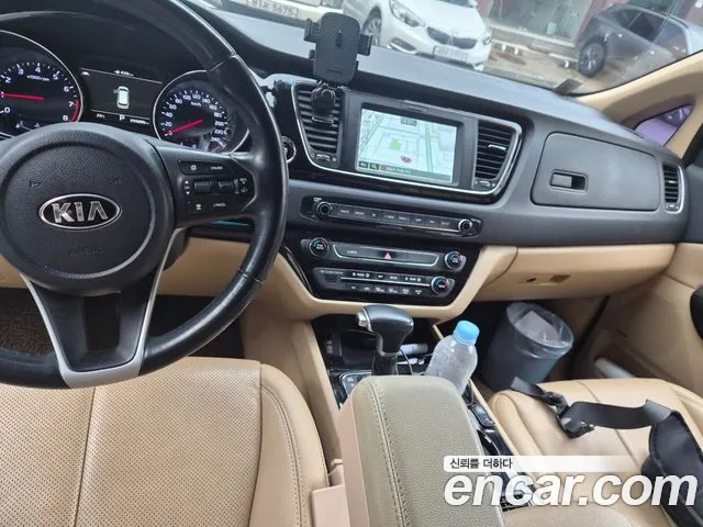 Kia Carnival 2018 thumb 3