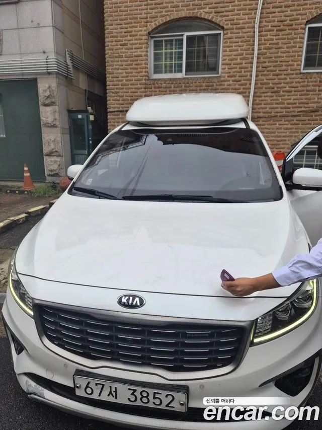 Kia Carnival 2018 thumb 12