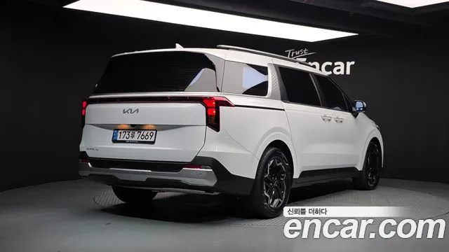 Kia Carnival 2025 thumb 2