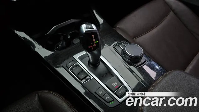 BMW X4 2017 thumb 9