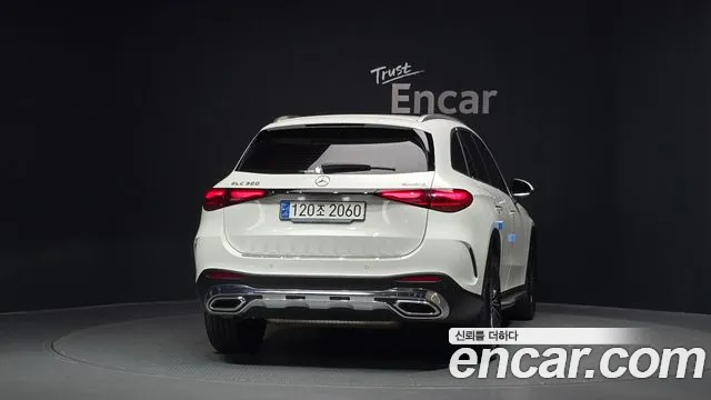 Mercedes-Benz GLC 2024 thumb 4
