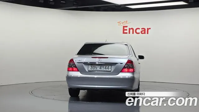 Mercedes-Benz E-Класс 2008 thumb 4
