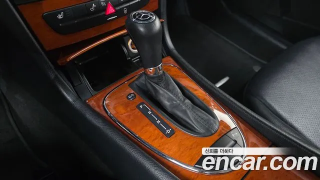 Mercedes-Benz E-Класс 2008 thumb 9