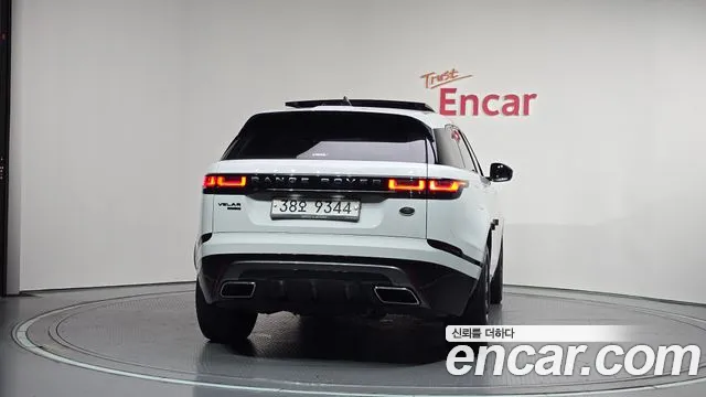 Land Rover Range Rover Velar 2017 thumb 4