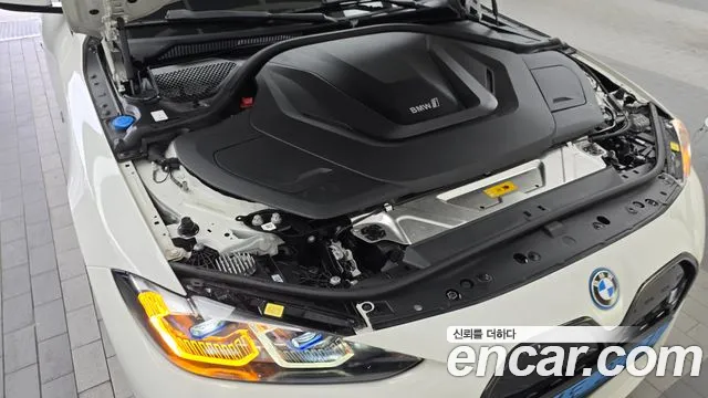 BMW i4 2023 thumb 6