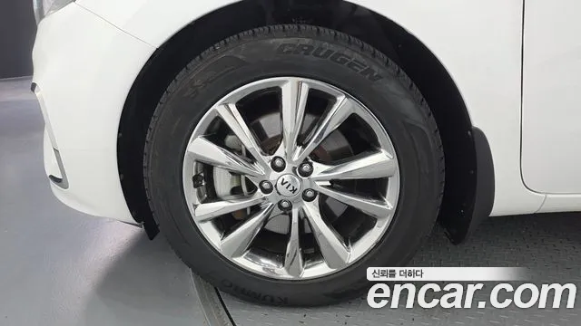 Kia Carnival 2018 thumb 5
