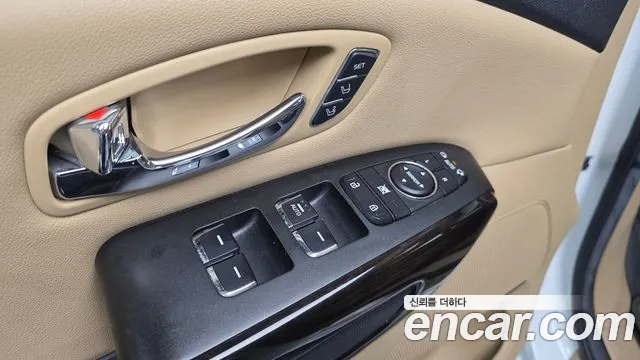 Kia Carnival 2018 thumb 12