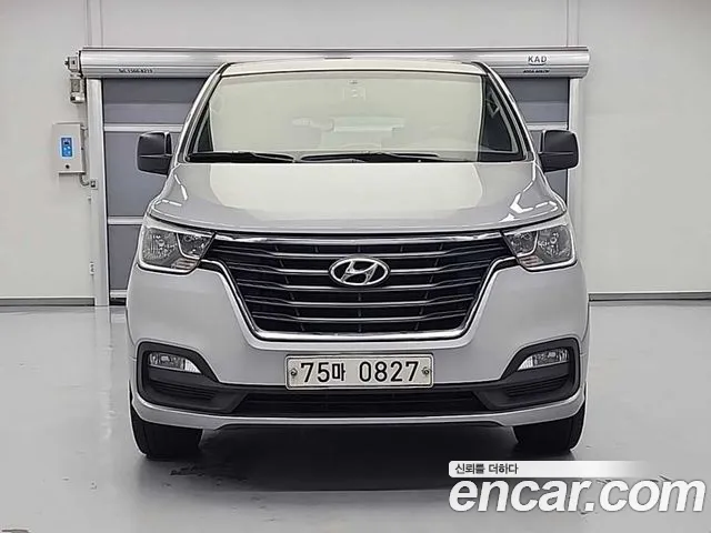 Hyundai Starex 2018 thumb 2