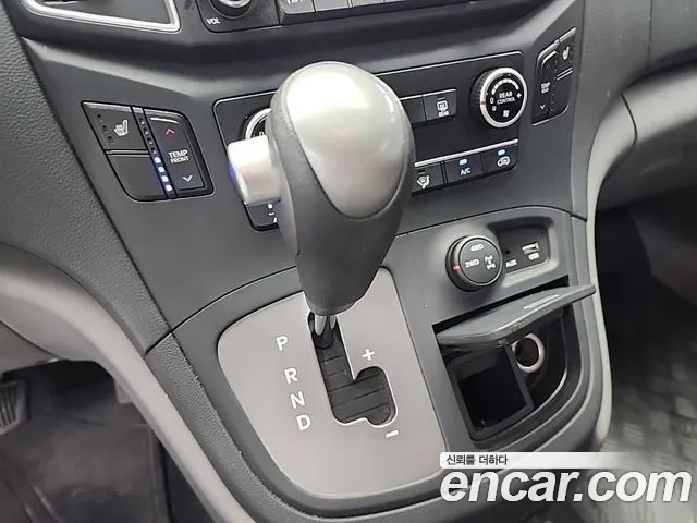 Hyundai Starex 2018 thumb 8