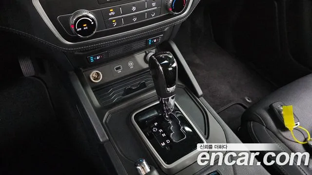 KGM Rexton 2018 thumb 9
