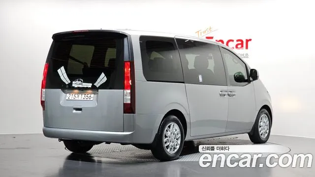 Hyundai Staria 2022 thumb 2