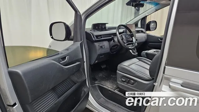 Hyundai Staria 2022 thumb 10