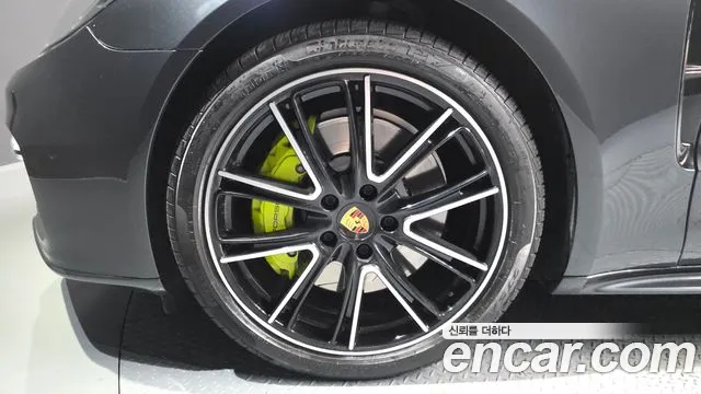 Porsche Panamera 2018 thumb 5
