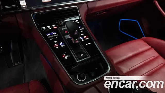 Porsche Panamera 2018 thumb 9