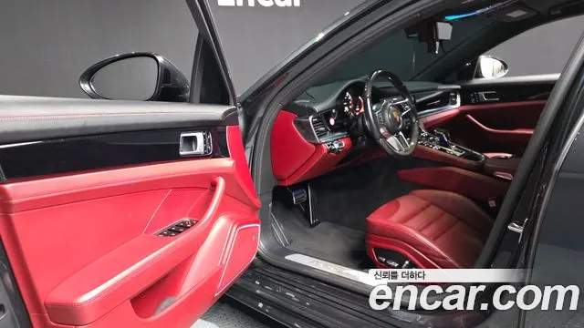 Porsche Panamera 2018 thumb 10
