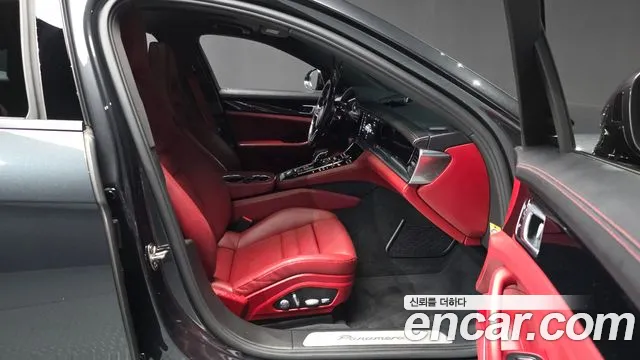Porsche Panamera 2018 thumb 11