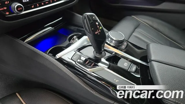 BMW 5 серии 2018 thumb 9
