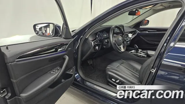 BMW 5 серии 2018 thumb 10