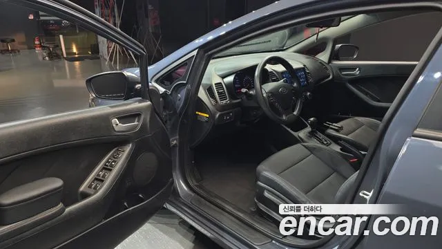 Kia K3 2015 thumb 10