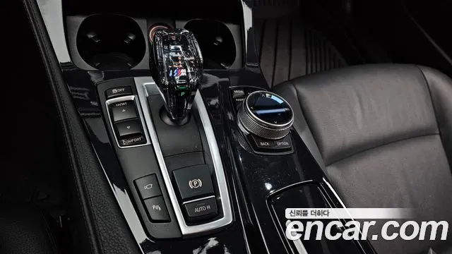 BMW 5 серии 2016 thumb 9