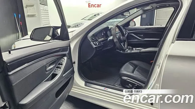 BMW 5 серии 2016 thumb 10
