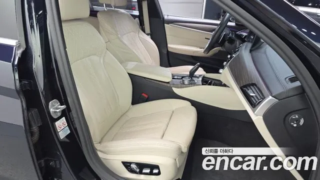 BMW 5 серии 2020 thumb 11
