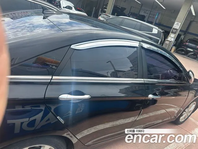 Hyundai Sonata 2011 thumb 10