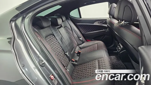 Genesis G70 2019 thumb 10