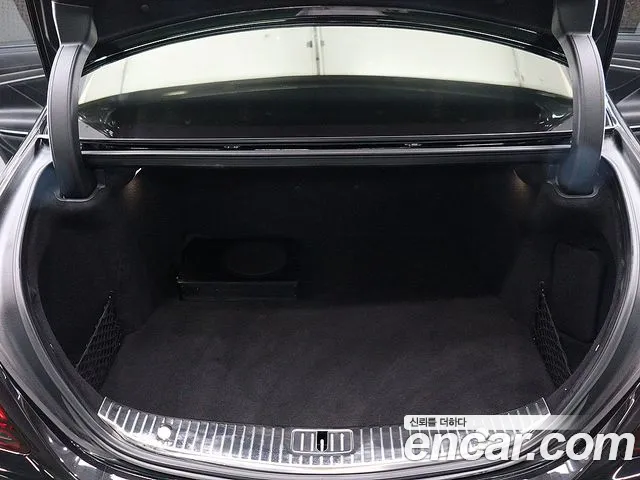 Mercedes-Benz S-Class 2017 thumb 5