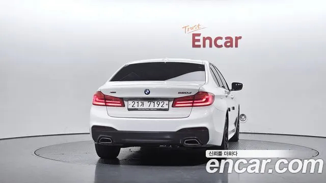 BMW 5 серии 2017 thumb 4