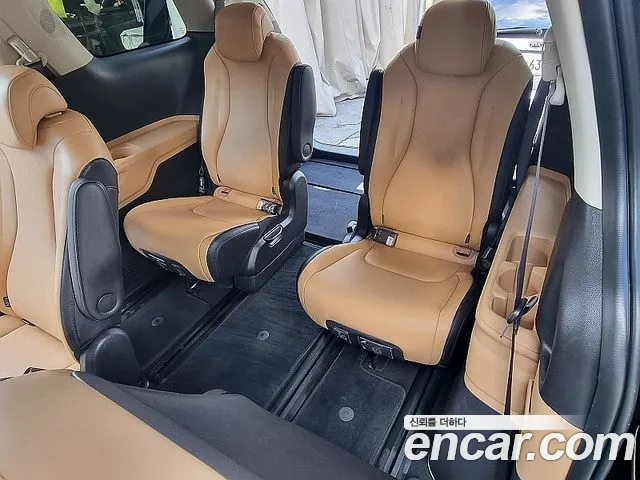 Kia Carnival 2023 thumb 9