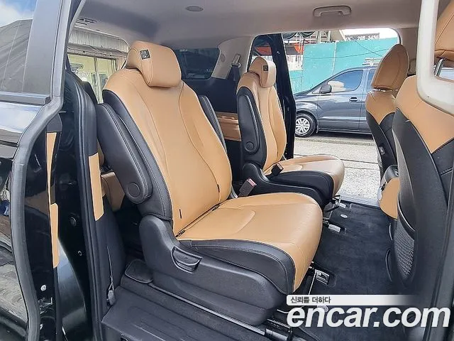 Kia Carnival 2023 thumb 10