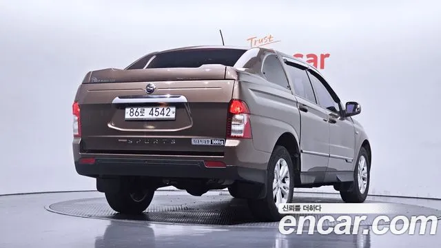 KGM Korando 2015 thumb 2