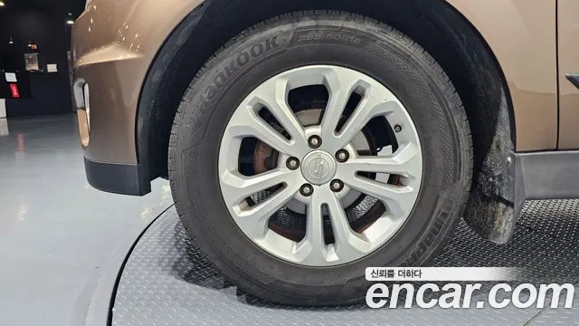 KGM Korando 2015 thumb 5