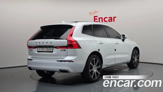 Volvo XC60 2018 thumb 2