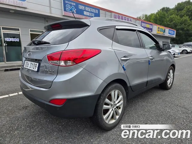 Hyundai Tucson 2010 thumb 2