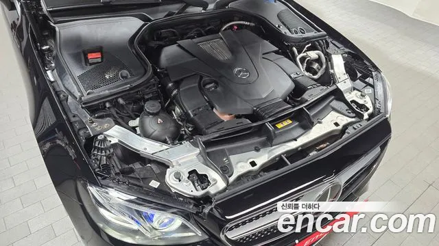Mercedes-Benz E-Class 2019 thumb 6