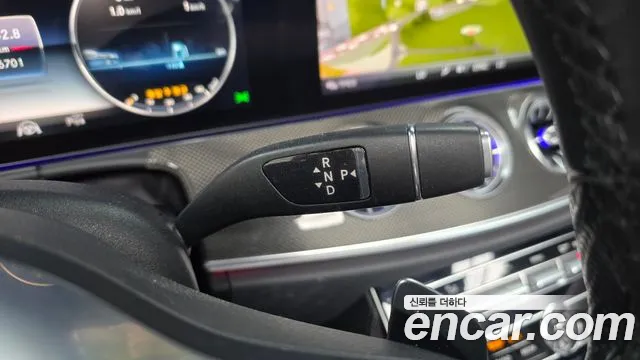 Mercedes-Benz E-Class 2019 thumb 9