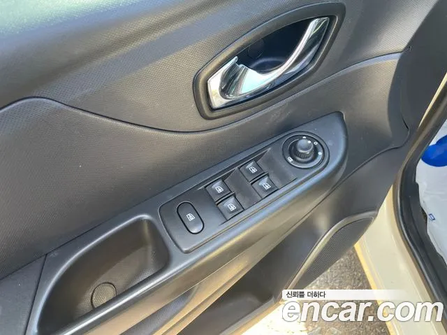 Renault Captur 2015 thumb 3