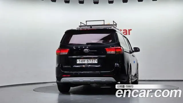 Kia Carnival 2014 thumb 4