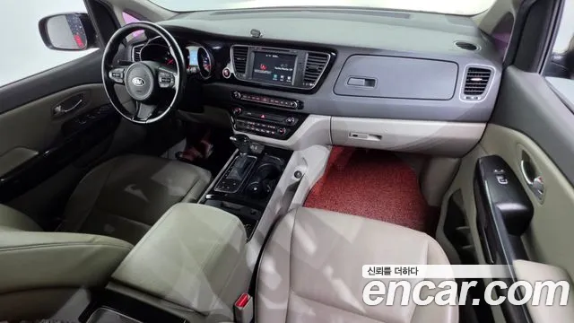 Kia Carnival 2014 thumb 7