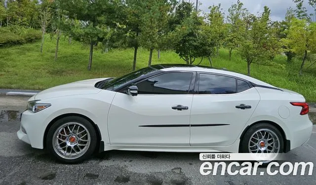 Nissan Maxima 2018 thumb 3