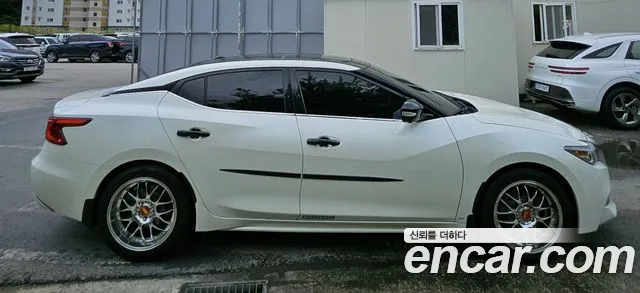 Nissan Maxima 2018 thumb 4